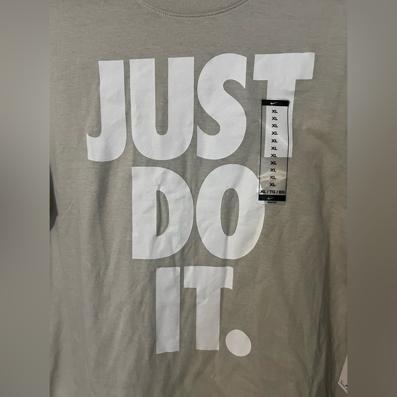 NWT Nike Men's Just Do It Big Logo T-Shirt - Picture 3 of 6